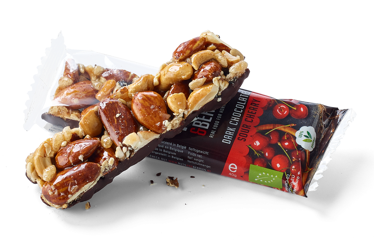 NUTS&BERRIES-BARS-Dark-Chocolate-Sour-Cherry-Single-Bar-open