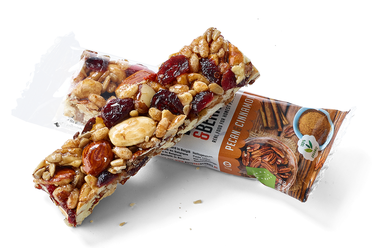 NUTS&BERRIES-BARS-Crunchy-Pecan-Cinnamon-Single-Bar-open